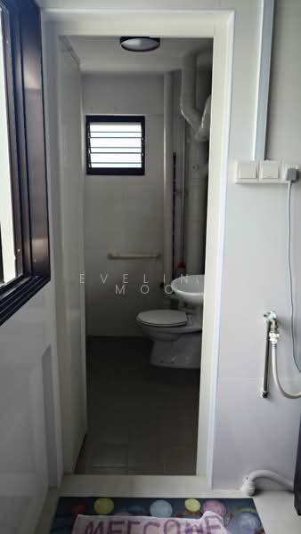 243 Yishun Ring Road, 243 Yishun Ring Road, Room Rental, 110 sqft, HDB Flat For Rent, by Eveline Moo, 500154571 - Bathroom - PropertyGuru.com.sg