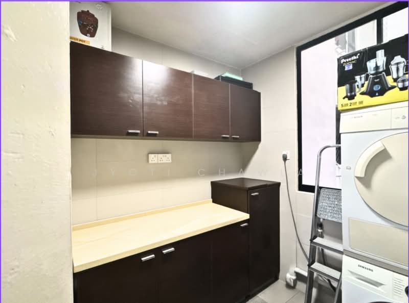Mandarin Gardens, 7 Siglap Road, 3 Bedrooms, 1,572 sqft, Condominium For Sale, by Jyoti Chawla, 500154577 - Laundry Area - PropertyGuru.com.sg