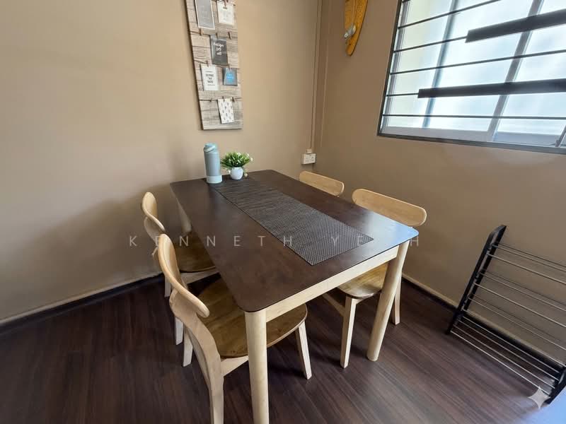 59 Lorong 5 Toa Payoh, 59 Lorong 5 Toa Payoh, 2 Bedrooms, 656 sqft, HDB Flat For Sale, by Kenneth Yeoh, 500154578 - Dining Room - PropertyGuru.com.sg