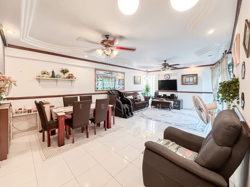 654 Senja Road, 654 Senja Road, 3 Bedrooms, 1,184 sqft, HDB Flat For Sale, by Keesya Ang, 500154585 - Living Room - PropertyGuru.com.sg