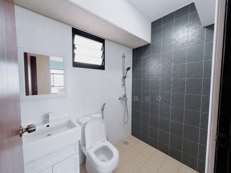 337C Tah Ching Road, 337C Tah Ching Road, 3 Bedrooms, 1,011 sqft, HDB Flat For Sale, by Carrie Guo, 500154587 - Bathroom - PropertyGuru.com.sg