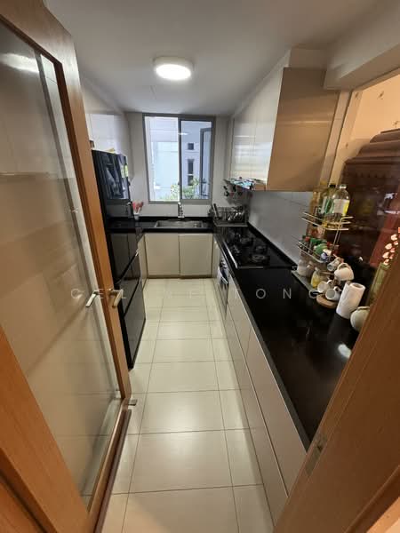 Prive, 31 Punggol Field, 3 Bedrooms, 1,001 sqft, Executive Condominium For Sale, by Celine Tong, 500154601 - Kitchen - PropertyGuru.com.sg