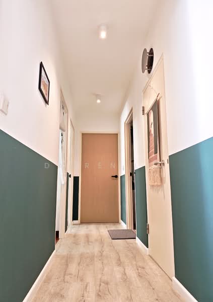 679A Punggol Drive, 679A Punggol Drive, 3 Bedrooms, 1,001 sqft, HDB Flat For Sale, by Darren Lim, 500154602 - Corridor - PropertyGuru.com.sg