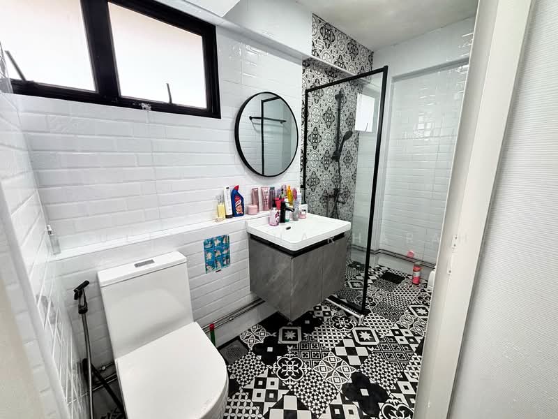 208 Choa Chu Kang Central, 208 Choa Chu Kang Central, 4 Bedrooms, 1,603 sqft, HDB Flat For Sale, by Suliman Harharah, 500154603 - Bathroom - PropertyGuru.com.sg