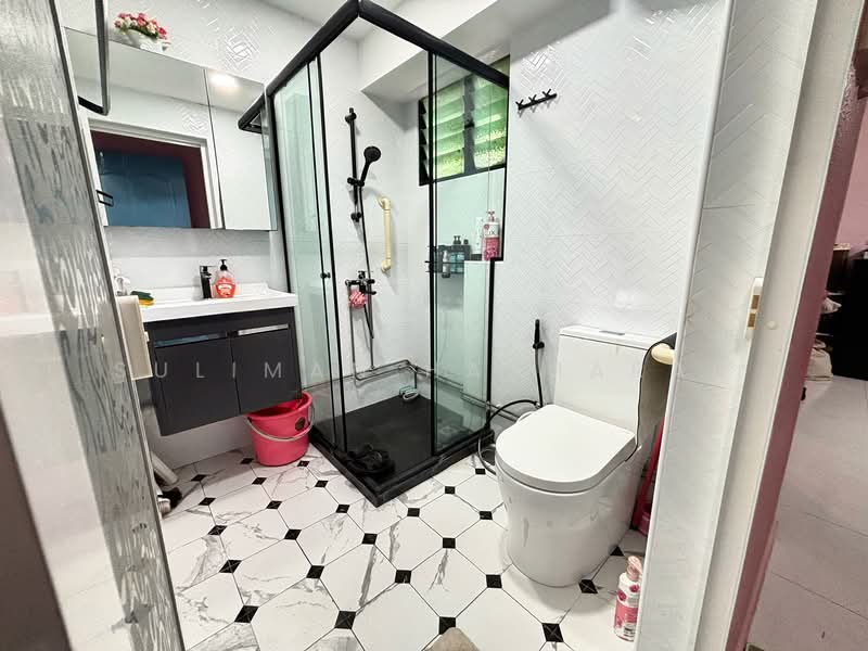 208 Choa Chu Kang Central, 208 Choa Chu Kang Central, 4 Bedrooms, 1,603 sqft, HDB Flat For Sale, by Suliman Harharah, 500154603 - Bathroom - PropertyGuru.com.sg