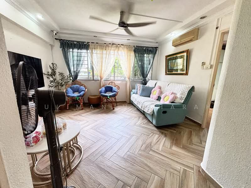 208 Choa Chu Kang Central, 208 Choa Chu Kang Central, 4 Bedrooms, 1,603 sqft, HDB Flat For Sale, by Suliman Harharah, 500154603 - Living Room - PropertyGuru.com.sg