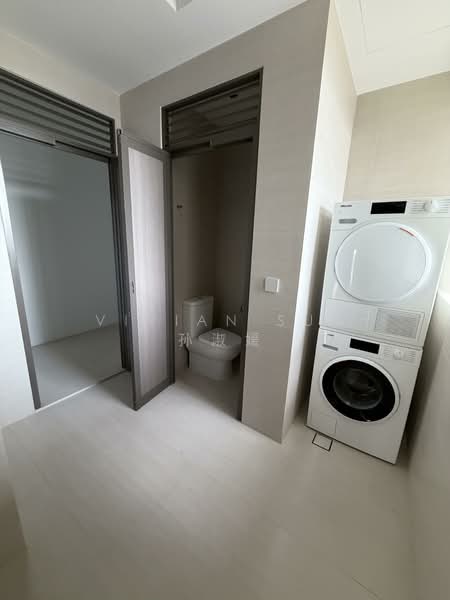 Klimt Cairnhill, 71 Cairnhill Road, 4 Bedrooms, 2,056 sqft, Condominium For Sale, by Vivian Sun 孙淑媛, 500154611 - Bathroom - PropertyGuru.com.sg