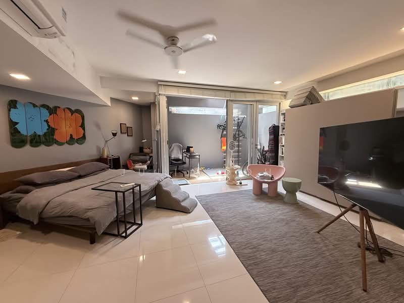 Wareham road, , 8 Bedrooms, 8,000 sqft, Detached House For Sale, by Julia Goh, 500154614 - Bedroom - PropertyGuru.com.sg
