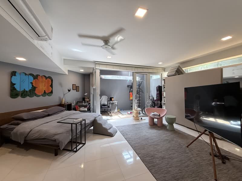 Wareham road, , 8 Bedrooms, 8,000 sqft, Detached House For Sale, by Julia Goh, 500154614 - Bedroom - PropertyGuru.com.sg
