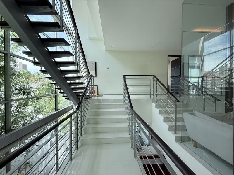 Wareham road, , 8 Bedrooms, 8,000 sqft, Detached House For Sale, by Julia Goh, 500154614 - Stairway - PropertyGuru.com.sg