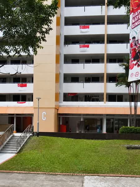 121 Ang Mo Kio Avenue 3, 121 Ang Mo Kio Avenue 3, 2 Bedrooms, 721 sqft, HDB Flat For Sale, by Kenji Wong, 500154620 - Exterior - PropertyGuru.com.sg