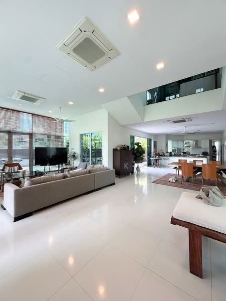 Wareham Road, , 6 Bedrooms, 8,000 sqft, Detached House For Sale, by Alvin Kwan, 500154635 - Living Room - PropertyGuru.com.sg