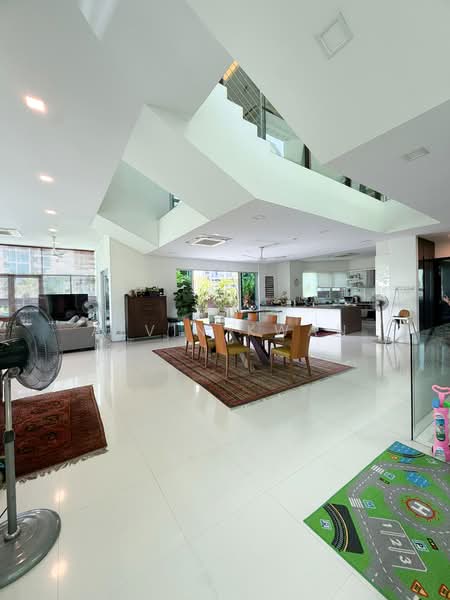 Wareham Road, , 6 Bedrooms, 8,000 sqft, Detached House For Sale, by Alvin Kwan, 500154635 - Living Room - PropertyGuru.com.sg