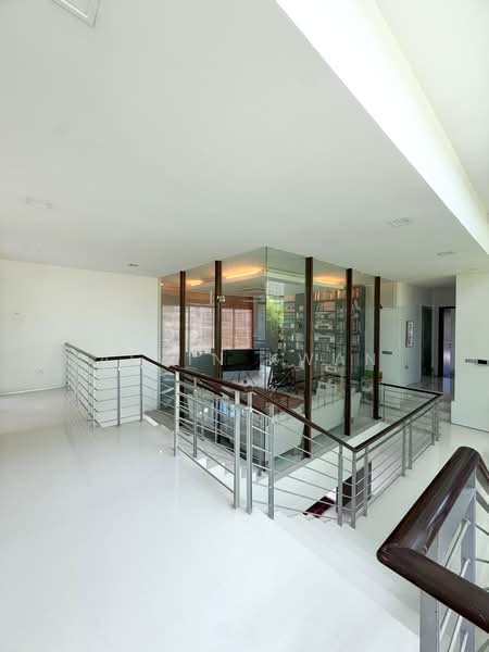 Wareham Road, , 6 Bedrooms, 8,000 sqft, Detached House For Sale, by Alvin Kwan, 500154635 - Study - PropertyGuru.com.sg