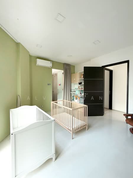 Wareham Road, , 6 Bedrooms, 8,000 sqft, Detached House For Sale, by Alvin Kwan, 500154635 - Bedroom - PropertyGuru.com.sg