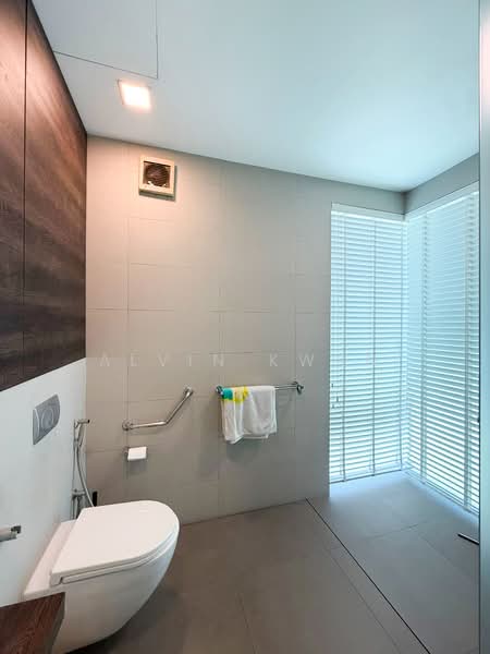 Wareham Road, , 6 Bedrooms, 8,000 sqft, Detached House For Sale, by Alvin Kwan, 500154635 - Bathroom - PropertyGuru.com.sg
