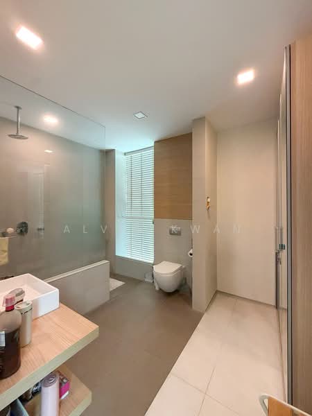 Wareham Road, , 6 Bedrooms, 8,000 sqft, Detached House For Sale, by Alvin Kwan, 500154635 - Bathroom - PropertyGuru.com.sg