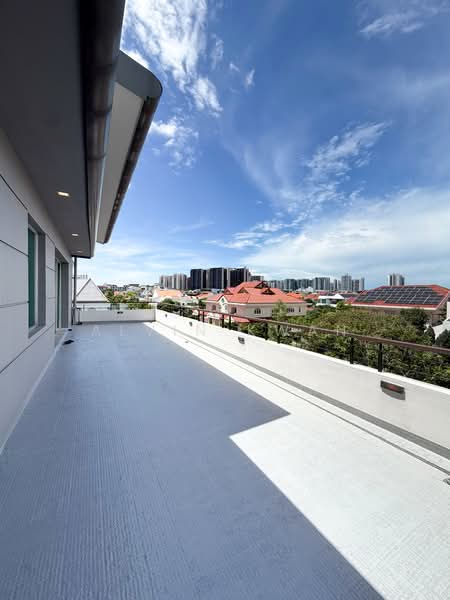 Wareham Road, , 6 Bedrooms, 8,000 sqft, Detached House For Sale, by Alvin Kwan, 500154635 - Balcony - PropertyGuru.com.sg