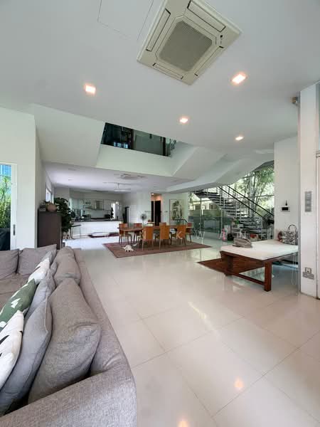 Wareham Road, , 6 Bedrooms, 8,000 sqft, Detached House For Sale, by Alvin Kwan, 500154635 - Living Room - PropertyGuru.com.sg