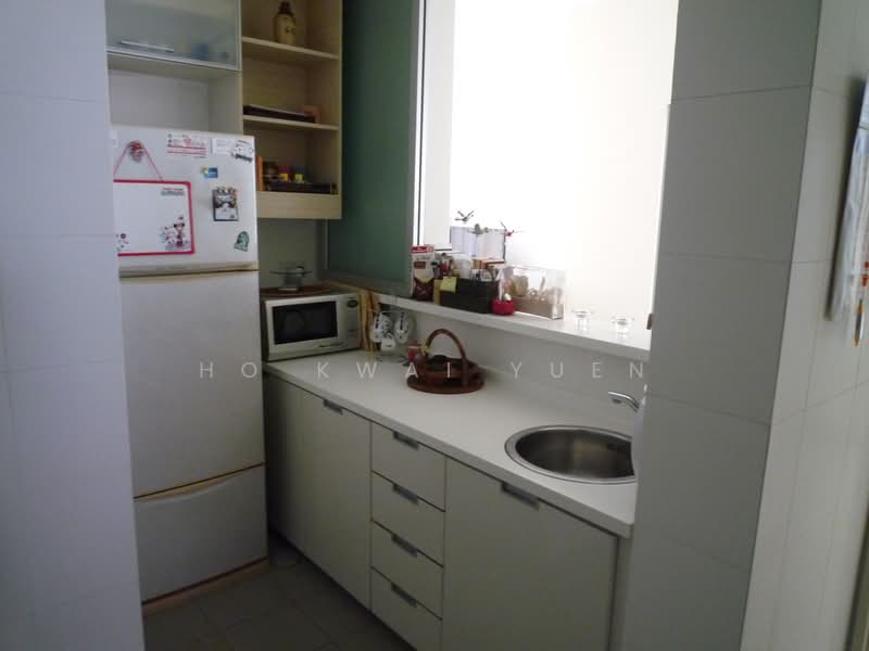 Lighthouse, 161 Jalan Loyang Besar, Changi Airport / Changi Village, 2 Bedrooms, 1,206 sqft, Condominium For Sale, by Ho Kwai Yuen, 500154642 - Kitchen - PropertyGuru.com.sg