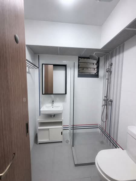 465A Clementi Avenue 1, 465A Clementi Avenue 1, Room Rental, 120 sqft, HDB Flat For Rent, by Benjamin Ho, 500154644 - Bathroom - PropertyGuru.com.sg