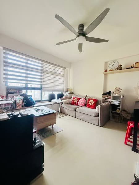 465A Clementi Avenue 1, 465A Clementi Avenue 1, Room Rental, 120 sqft, HDB Flat For Rent, by Benjamin Ho, 500154644 - Living Room - PropertyGuru.com.sg