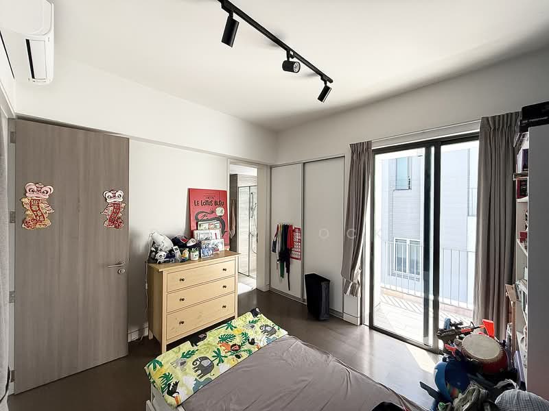 Nim Collection, Nim Terrace, 5 Bedrooms, 4,300 sqft, Terraced House For Sale, by Daryl Lock, 500154650 - Ensuite Bedroom - PropertyGuru.com.sg