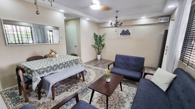 687 Hougang Street 61, 687 Hougang Street 61, 3 Bedrooms, 915 sqft, HDB Flat For Sale, by Khai ., 500154653 - Living Room - PropertyGuru.com.sg