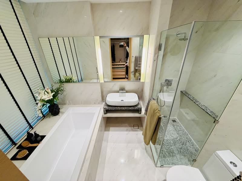The Residences at W Sentosa Cove, 9 Ocean Way, 4 Bedrooms, 2,465 sqft, Condominium For Sale, by Murphy Lee, 500154655 - Bathroom - PropertyGuru.com.sg