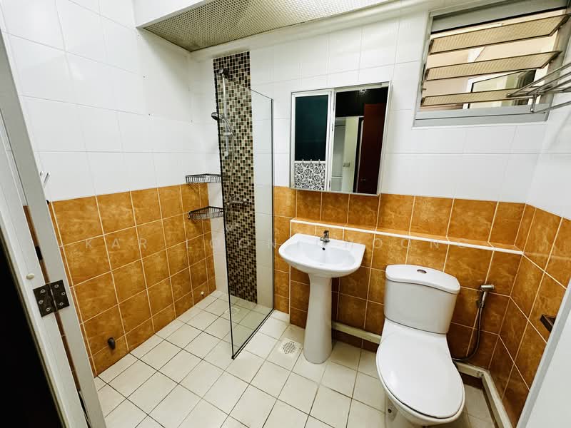 62A Strathmore Avenue, 62A Strathmore Avenue, Room Rental, 150 sqft, HDB Flat For Rent, by Kar Loon Choong, 500154659 - Bathroom - PropertyGuru.com.sg