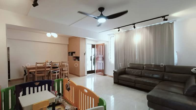 242 Serangoon Avenue 3, 242 Serangoon Avenue 3, 3 Bedrooms, 1,109 sqft, HDB Flat For Sale, by Jayden Saravannan, 500154665 - Living Room - PropertyGuru.com.sg