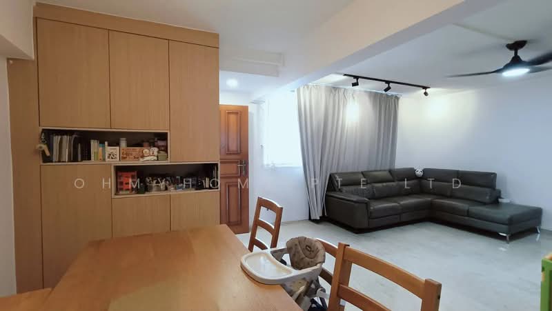 242 Serangoon Avenue 3, 242 Serangoon Avenue 3, 3 Bedrooms, 1,109 sqft, HDB Flat For Sale, by Jayden Saravannan, 500154665 - Living Room - PropertyGuru.com.sg
