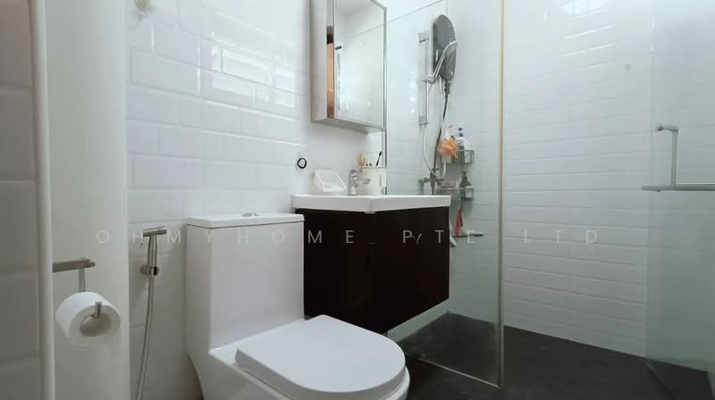 242 Serangoon Avenue 3, 242 Serangoon Avenue 3, 3 Bedrooms, 1,109 sqft, HDB Flat For Sale, by Jayden Saravannan, 500154665 - Bathroom - PropertyGuru.com.sg