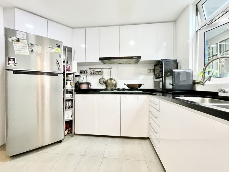 Breezy Mansions, 15 Sandilands Road, 3 Bedrooms, 1,055 sqft, Apartment For Sale, by Shawn Kuah 柯智勇, 500154679 - PropertyGuru.com.sg