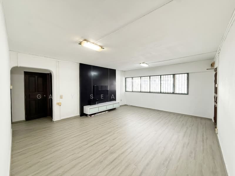 137 Lorong Ah Soo, 137 Lorong Ah Soo, 3 Bedrooms, 1,119 sqft, HDB Flat For Sale, by Gary Seah Zhang Feng, 500154681 - Living Room - PropertyGuru.com.sg