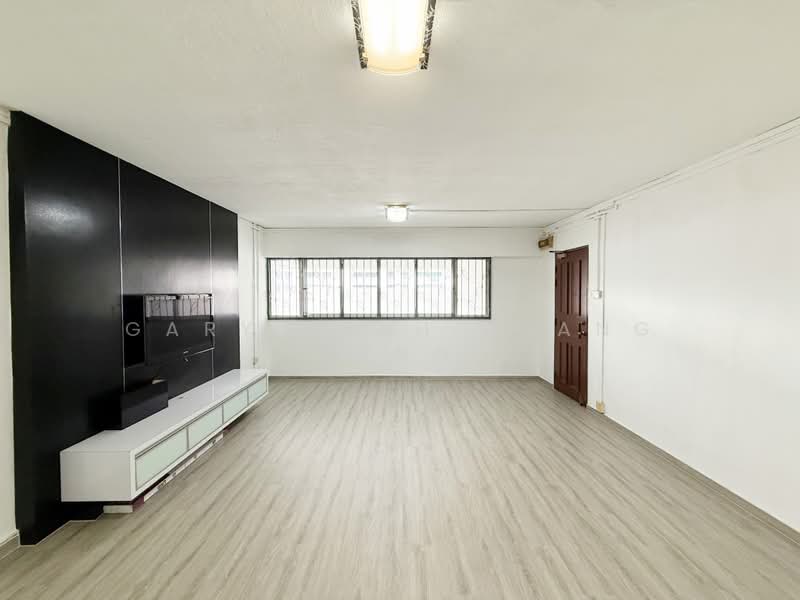 137 Lorong Ah Soo, 137 Lorong Ah Soo, 3 Bedrooms, 1,119 sqft, HDB Flat For Sale, by Gary Seah Zhang Feng, 500154681 - Living Room - PropertyGuru.com.sg
