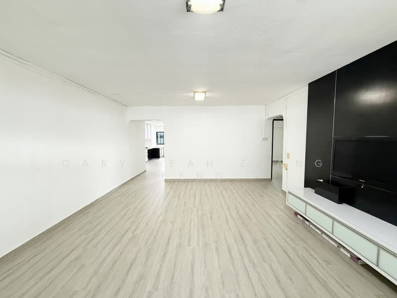 137 Lorong Ah Soo, 137 Lorong Ah Soo, 3 Bedrooms, 1,119 sqft, HDB Flat For Sale, by Gary Seah Zhang Feng, 500154681 - Living Room - PropertyGuru.com.sg