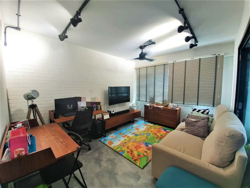 154B Bedok South Road, 154B Bedok South Road, 3 Bedrooms, 1,001 sqft, HDB Flat For Sale, by Moses Quek, 500154685 - Living Room - PropertyGuru.com.sg