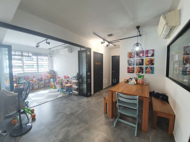 154B Bedok South Road, 154B Bedok South Road, 3 Bedrooms, 1,001 sqft, HDB Flat For Sale, by Moses Quek, 500154685 - Living Room - PropertyGuru.com.sg