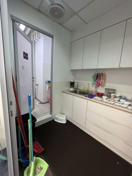 Wcega Tower, 21 Bukit Batok Crescent, 969 sqft, Light Industrial (B1) For Rent, by Yumei Huang, 500154697 - Bathroom - CommercialGuru.com.sg