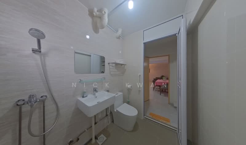 942 Jurong West Street 91, 942 Jurong West Street 91, 3 Bedrooms, 1,421 sqft, HDB Flat For Sale, by Nick Kwan, 500154702 - Master Bathroom - PropertyGuru.com.sg