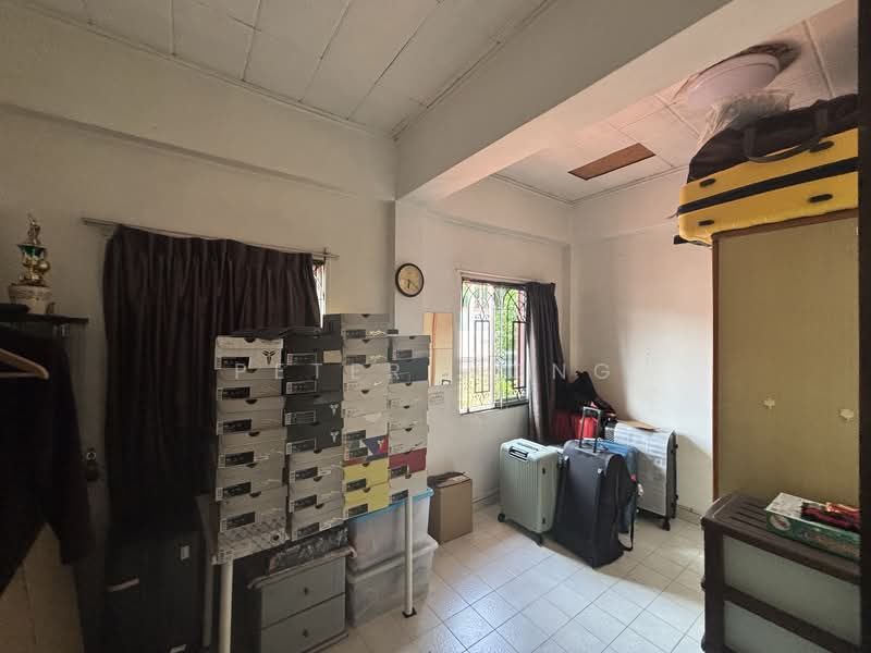 Happy avenue central, , 4 Bedrooms, 2,200 sqft, Semi-Detached House For Sale, by Peter Wong, 500154710 - Bedroom - PropertyGuru.com.sg