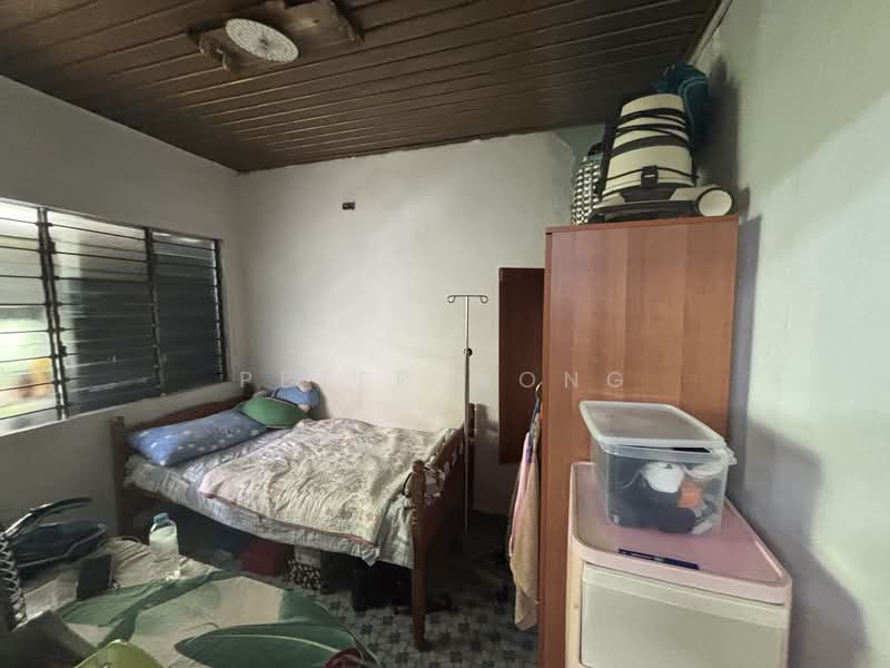 Happy avenue central, , 4 Bedrooms, 2,200 sqft, Semi-Detached House For Sale, by Peter Wong, 500154710 - Bedroom - PropertyGuru.com.sg