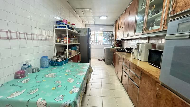 325 Bukit Batok Street 33, 325 Bukit Batok Street 33, 3 Bedrooms, 1,313 sqft, HDB Flat For Sale, by Hafizh Jamil, 500154714 - Kitchen - PropertyGuru.com.sg