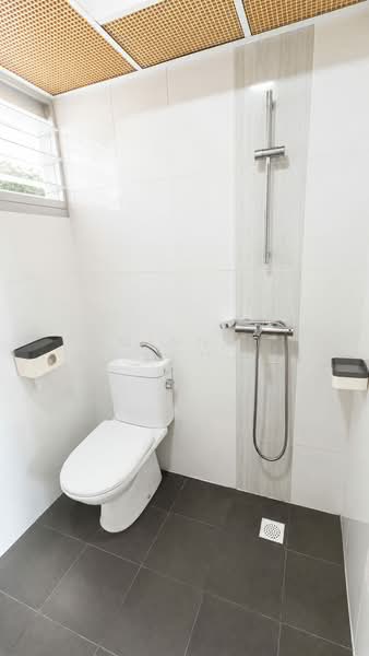 185C Woodlands Street 13, 185C Woodlands Street 13, 2 Bedrooms, 732 sqft, HDB Flat For Sale, by Minna Koh, 500154715 - Bathroom - PropertyGuru.com.sg