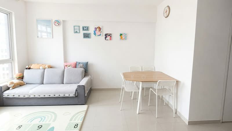 185C Woodlands Street 13, 185C Woodlands Street 13, 2 Bedrooms, 732 sqft, HDB Flat For Sale, by Minna Koh, 500154715 - Living Room - PropertyGuru.com.sg