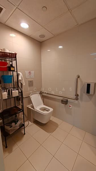 Robinson Square, 144 Robinson Road, 1,173 sqft, Office For Rent, by Nicholas Thong, 500154737 - Bathroom - CommercialGuru.com.sg