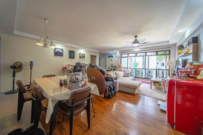 631 Jurong West Street 65, 631 Jurong West Street 65, Boon Lay / Jurong / Tuas, 3 Bedrooms, 1,184 sqft, HDB Flat For Sale, by Sharon Chong, 500154741 - Living Room - PropertyGuru.com.sg