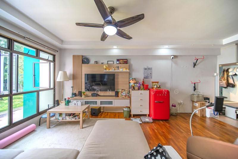 631 Jurong West Street 65, 631 Jurong West Street 65, Boon Lay / Jurong / Tuas, 3 Bedrooms, 1,184 sqft, HDB Flat For Sale, by Sharon Chong, 500154741 - Living Room - PropertyGuru.com.sg