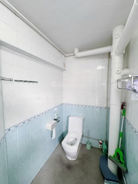 656B Jurong West Street 61, 656B Jurong West Street 61, 4 Bedrooms, 1,431 sqft, HDB Flat For Sale, by Mark Yeo (杨复中), 500154748 - Common Bathroom - PropertyGuru.com.sg